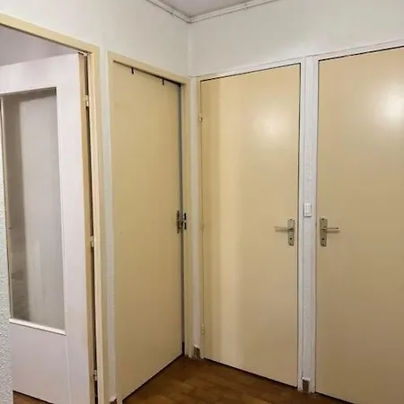 A La Апартаменты *